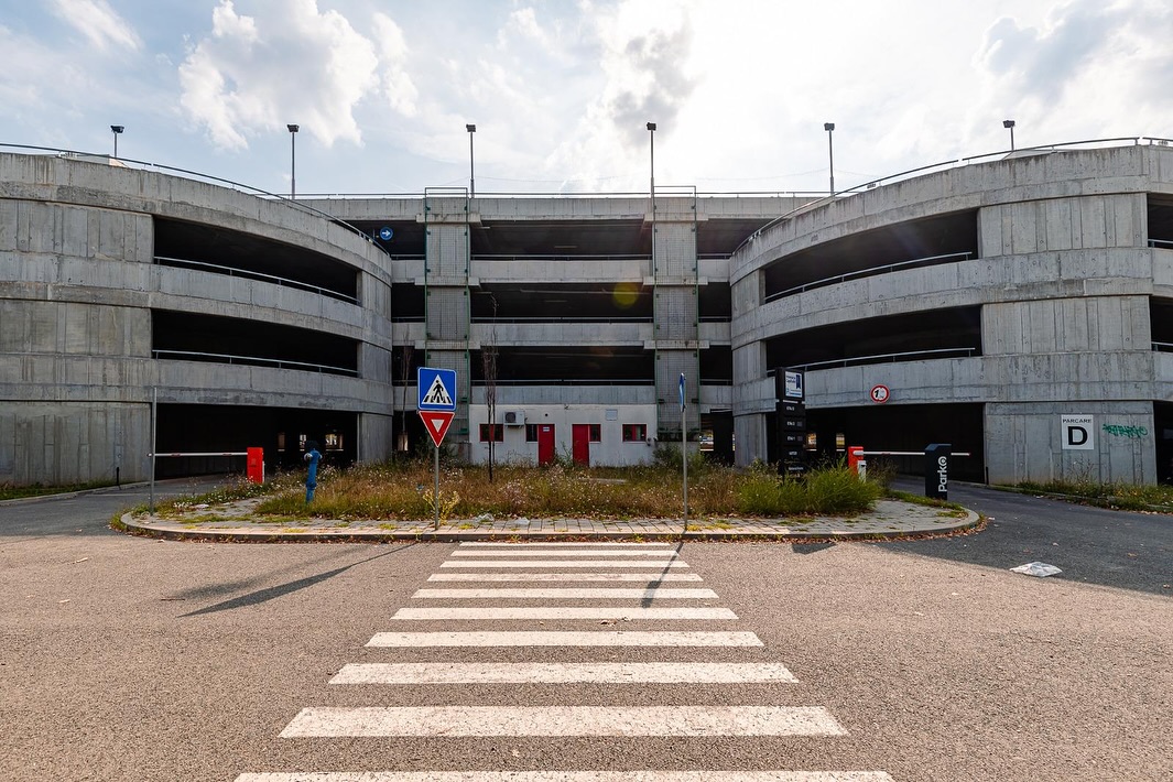 Parcarea supraterană de la Arena Naţională va fi folosită de locuitorii din zonă. FOTO: FB / Nicusor Dan