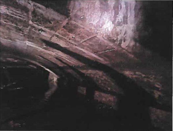 Planșeul din Piața Unirii se degradează continuu