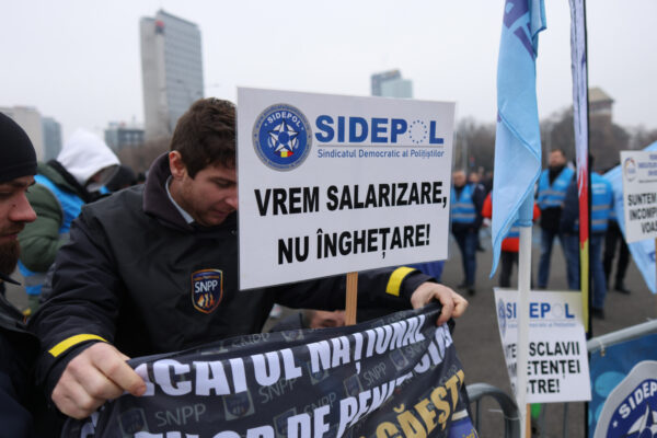 Protest al poliţiştilor din penitenciare. FOTO: INQUAM / George Călin