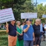 Protest al locatarilor blocurilor ALMO în fața Primăriei Sector 2. Foto: Ești din Sectoru 2