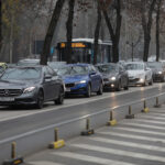 Sub 14 km/h, viteza medie de deplasare a mijloacelor de transport în comun.