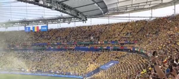 Suporterii, invitați să vină cu tricouri galbene la meciul României cu Lituania de la București. Imagine de la Euro 2024.