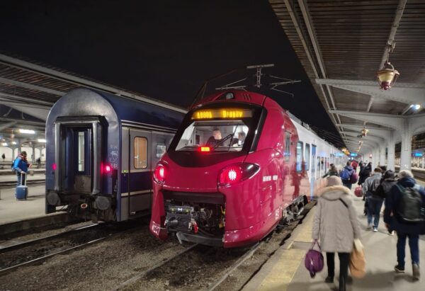 4 trenuri noi de la București la Brașov. Foto CFR Călători