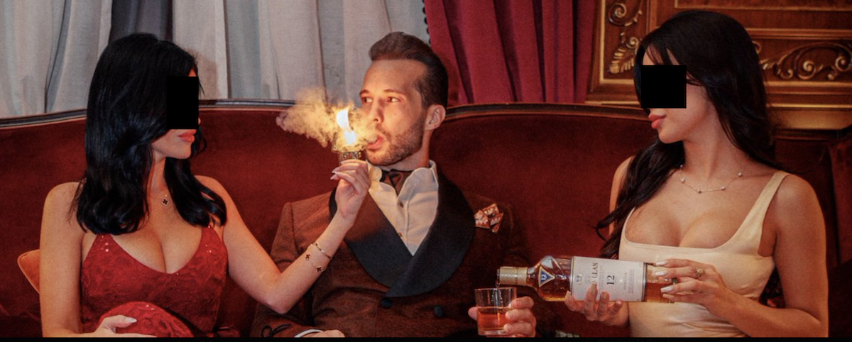 Frații Tate au plecat