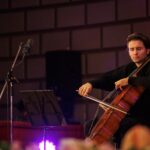 Violoncelistul Valentin Răduțiu, în concert la Ateneul Român. Foto Andrei Gîndac